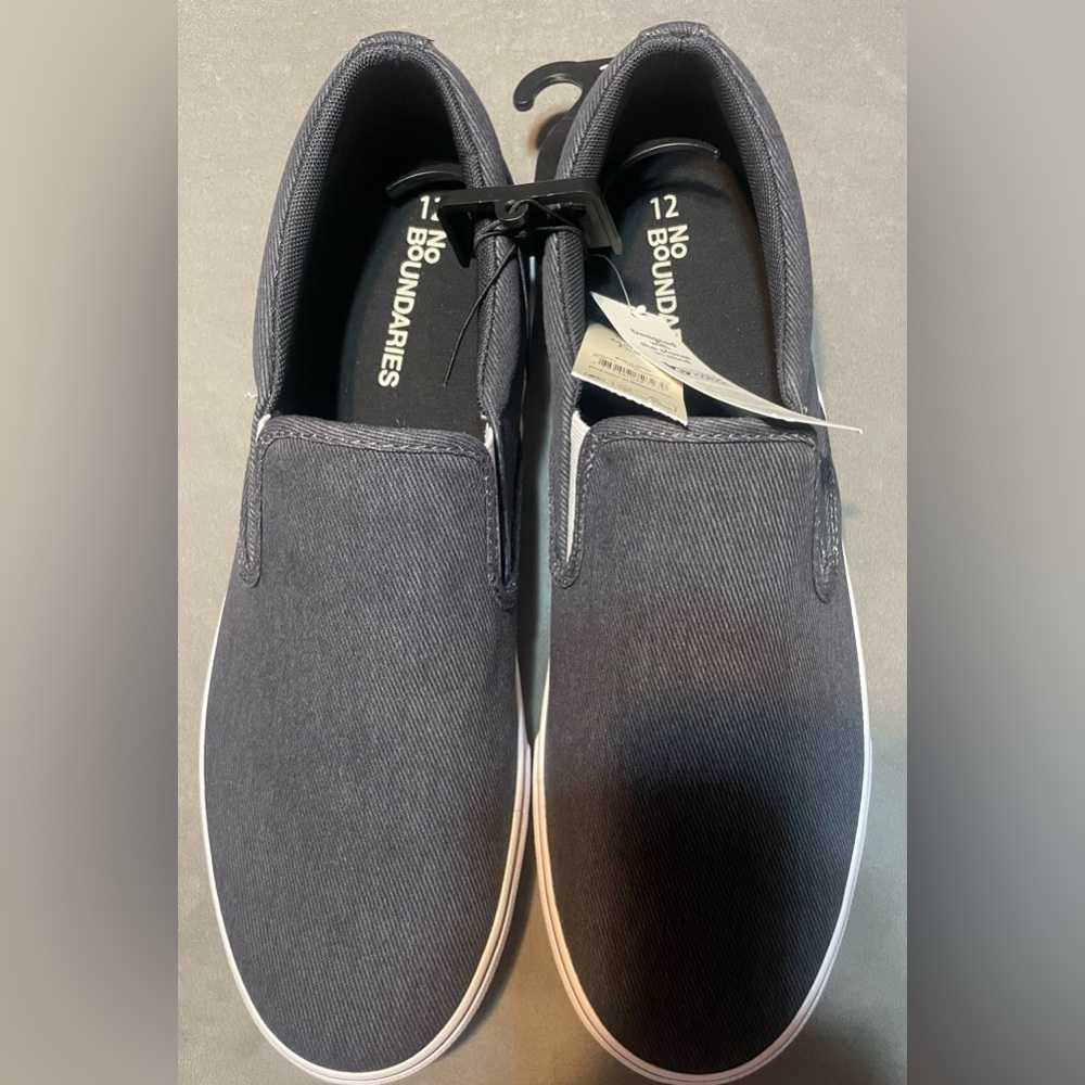NWT No Boundaries Slip On Shoes Men’s Size 12 Gray Canvas Memory Foam Sneakers